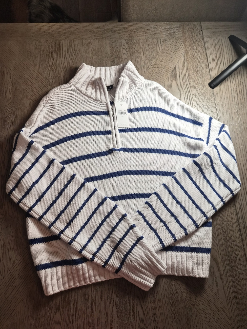Splendid White and Blue Striped V-Neck Half-Zip Sweater